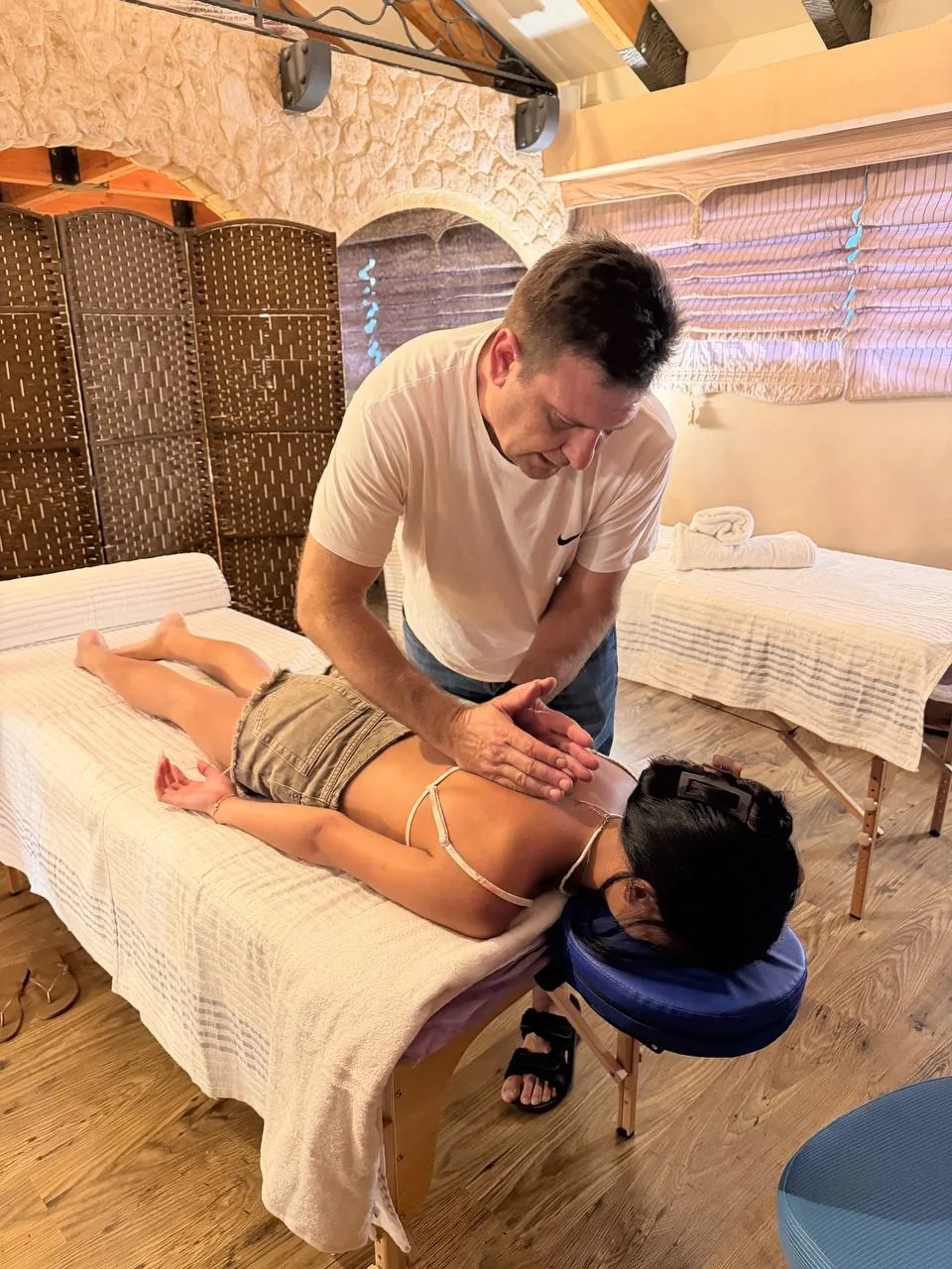 עיסוי בתוך Sunset Spa